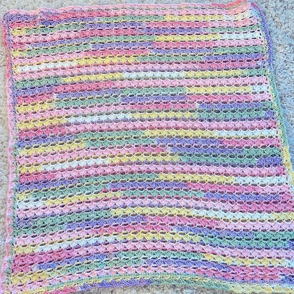 New Hand Crocheted Lap Size Blanket Afghan Pink & Yellow Or Even Baby Handmade - Picture 5 of 6